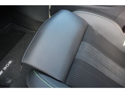 Peugeot e-308 GT EV Avantage 54 kWh | Automaat | Navigatie | Camera | AGR Comfortstoelen | Fase 3 | BTW | ActivLease financial lease