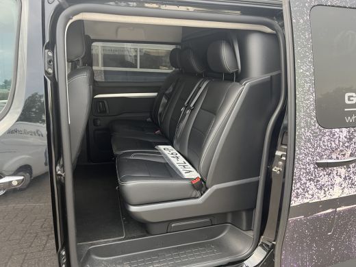 Peugeot Expert 2.0 BlueHDI 180 Long Sport DC | Automaat | Leder | Standkachel | Volle auto | | Achterdeuren met ... ActivLease financial lease