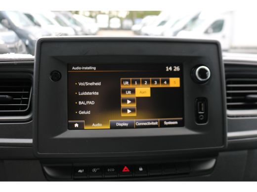 Renault Master 2.3 dCi 165pk Bakwagen met Laadklep ActivLease financial lease