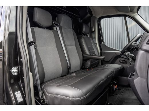 Renault Master T35 dCi 135 L2H2 | LED | Camera | Navi | Imperiaal | Ladder | Cruise | PDC | Euro 6 ActivLease financial lease