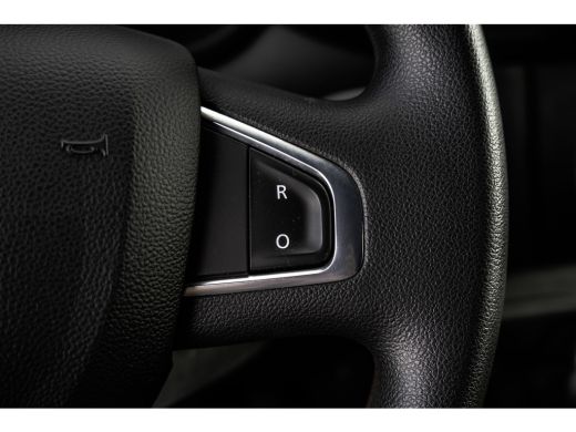 Renault Master T35 dCi 135 L2H2 | LED | Camera | Navi | Imperiaal | Ladder | Cruise | PDC | Euro 6 ActivLease financial lease