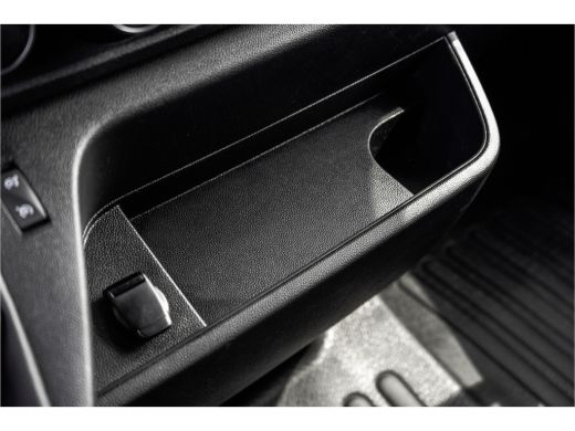 Renault Master T35 dCi 135 L2H2 | LED | Camera | Navi | Imperiaal | Ladder | Cruise | PDC | Euro 6 ActivLease financial lease