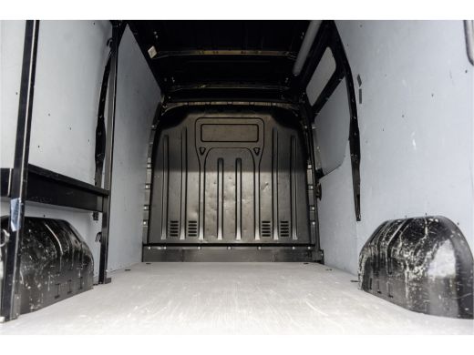 Renault Master T35 dCi 135 L2H2 | LED | Camera | Navi | Imperiaal | Ladder | Cruise | PDC | Euro 6 ActivLease financial lease