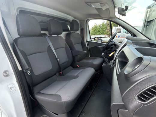 Renault Trafic 2.0 dCi 120 PK / L1H1 / 1e EIG. / 92.126 KM !! / AIRCO / CRUISE / NAVI / BLUETOOTH / 3-ZITS / TRE... ActivLease financial lease