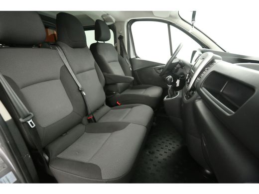 Renault Trafic 2.0 dCi T29 145PK L1H1 | Automaat | DC | Airco | Cruise | Camera | Carplay | Trekh. | Imperiaal ActivLease financial lease