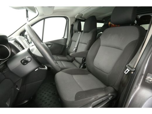 Renault Trafic 2.0 dCi T29 145PK L1H1 | Automaat | DC | Airco | Cruise | Camera | Carplay | Trekh. | Imperiaal ActivLease financial lease