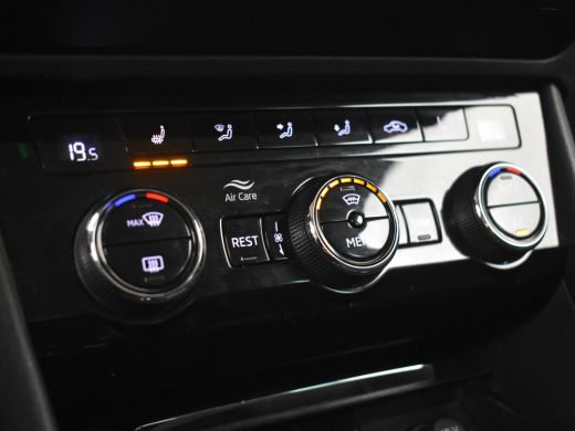 Skoda Superb Combi 1.4 TSI iV Business Edition 218pk l Camera | Trekhaak | Stoelverwarming | Elektr. Verst. Be... ActivLease financial lease