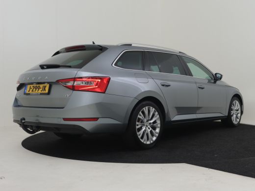 Skoda Superb Combi 1.4 TSI iV Business Edition 218pk l Camera | Trekhaak | Stoelverwarming | Elektr. Verst. Be... ActivLease financial lease