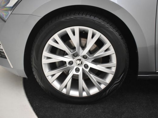 Skoda Superb Combi 1.4 TSI iV Business Edition 218pk l Camera | Trekhaak | Stoelverwarming | Elektr. Verst. Be... ActivLease financial lease