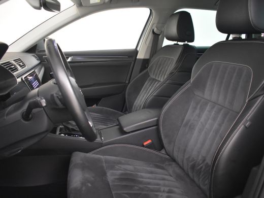 Skoda Superb Combi 1.4 TSI iV Business Edition 218pk l Camera | Trekhaak | Stoelverwarming | Elektr. Verst. Be... ActivLease financial lease