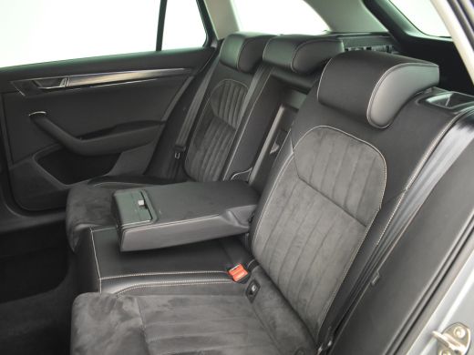 Skoda Superb Combi 1.4 TSI iV Business Edition 218pk l Camera | Trekhaak | Stoelverwarming | Elektr. Verst. Be... ActivLease financial lease