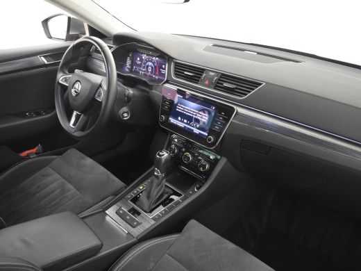 Skoda Superb Combi 1.4 TSI iV Business Edition 218pk l Camera | Trekhaak | Stoelverwarming | Elektr. Verst. Be... ActivLease financial lease