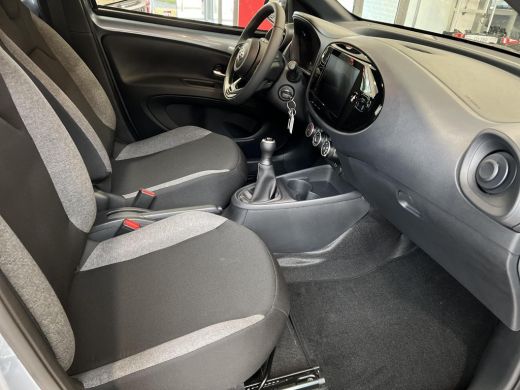 Toyota Aygo 1.0 VVT-i MT Play ActivLease financial lease