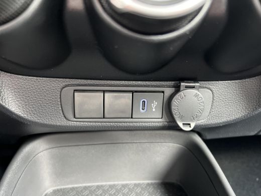 Toyota Aygo 1.0 VVT-i MT Play ActivLease financial lease