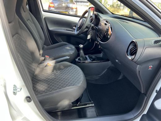 Toyota Aygo 1.0 VVT-i MT Pulse ActivLease financial lease