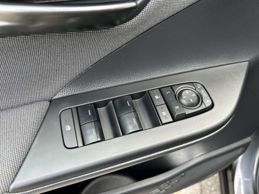 Toyota C-HR 1.8 Hybrid 140 Dynamic (Navigatie - Apdaptive cruise) ActivLease financial lease