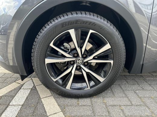 Toyota C-HR 1.8 Hybrid 140 Dynamic (Navigatie - Apdaptive cruise) ActivLease financial lease