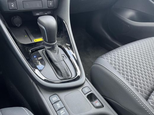 Toyota Yaris 1.5 Hybrid Executive | All-in prijs | Apple/Android | Camera | Stoelverwarming | ActivLease financial lease