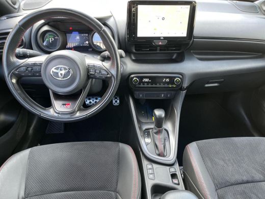Toyota Yaris 1.5 Hybrid GR Sport | JBL Audio | Navigatie | Dode hoek waarschuwing | Stoelverwarming | ActivLease financial lease