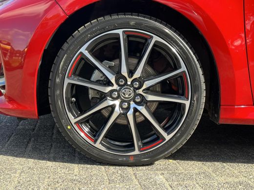 Toyota Yaris 1.5 Hybrid GR Sport | JBL Audio | Navigatie | Dode hoek waarschuwing | Stoelverwarming | ActivLease financial lease