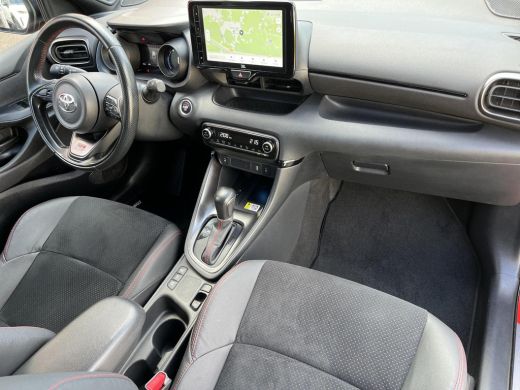 Toyota Yaris 1.5 Hybrid GR Sport | JBL Audio | Navigatie | Dode hoek waarschuwing | Stoelverwarming | ActivLease financial lease