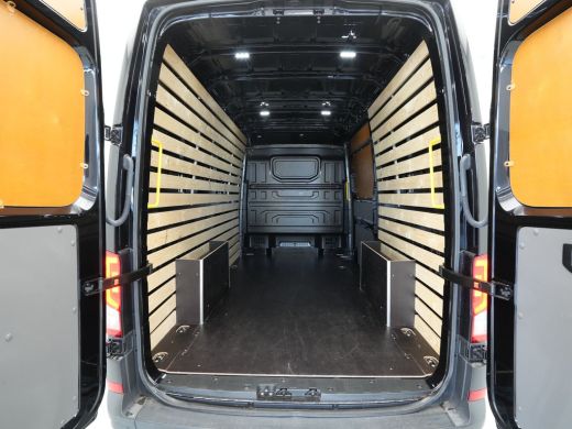 Volkswagen Crafter 35 2.0 TDI L3H3 Exclusive EURO VI Trekhaak Navigatie Camera Acc Pdc Stoel/Stuurverwarming Carplay ActivLease financial lease
