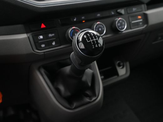 Volkswagen Crafter 35 2.0 TDI L3H3 Exclusive EURO VI Trekhaak Navigatie Camera Acc Pdc Stoel/Stuurverwarming Carplay ActivLease financial lease
