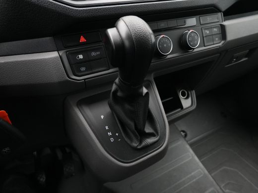 Volkswagen Crafter 35 2.0 TDI L3H3 Highline Camera Pdc Acc Trekhaak Navigatie Carplay Parkassist ActivLease financial lease