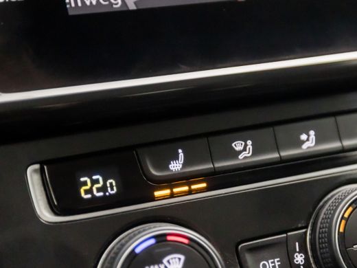 Volkswagen Golf 1.0 TSI Sportline (APPLE CARPLAY, GROOT NAVI, CLIMATE, ALCANTARA, STOELVERWARMING, SPORTSTOELEN, ... ActivLease financial lease