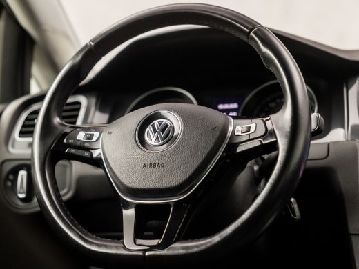 Volkswagen Golf 1.0 TSI Sportline (APPLE CARPLAY, GROOT NAVI, CLIMATE, ALCANTARA, STOELVERWARMING, SPORTSTOELEN, ... ActivLease financial lease