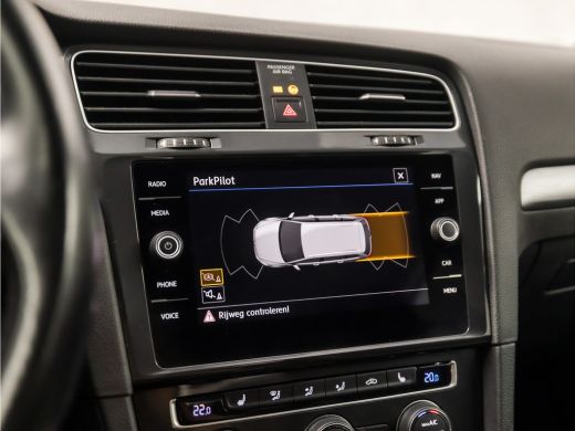 Volkswagen Golf 1.0 TSI Sportline (APPLE CARPLAY, GROOT NAVI, CLIMATE, ALCANTARA, STOELVERWARMING, SPORTSTOELEN, ... ActivLease financial lease