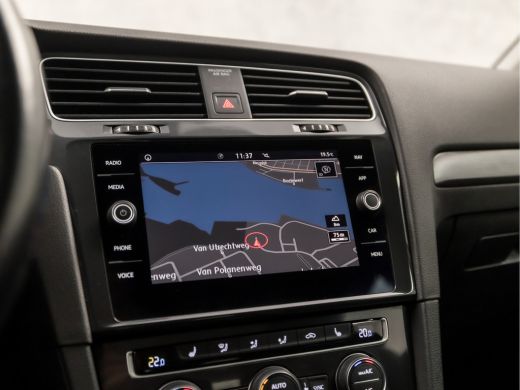 Volkswagen Golf 1.0 TSI Sportline (APPLE CARPLAY, GROOT NAVI, CLIMATE, ALCANTARA, STOELVERWARMING, SPORTSTOELEN, ... ActivLease financial lease
