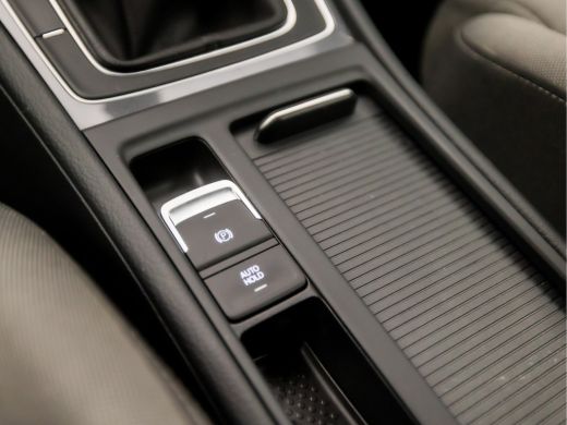 Volkswagen Golf 1.0 TSI Sportline (APPLE CARPLAY, GROOT NAVI, CLIMATE, ALCANTARA, STOELVERWARMING, SPORTSTOELEN, ... ActivLease financial lease