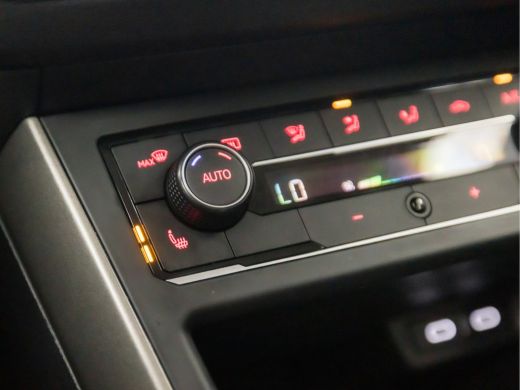Volkswagen Polo 1.0 TSI Highline R Sport Automaat (APPLE CARPLAY, GROOT NAVI, CLIMATE, CAMERA, STOELVERWARMING, S... ActivLease financial lease