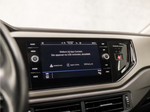 Volkswagen Polo 1.0 TSI Highline R Sport Automaat (APPLE CARPLAY, GROOT NAVI, CLIMATE, CAMERA, STOELVERWARMING, S... ActivLease financial lease