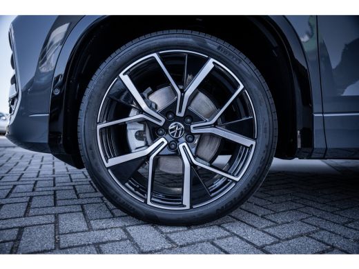 Volkswagen Tayron R-line Edition 1.5 e-Hybrid 204PK | Extra getint glas | Lichtmetalen velgen 20" | R-Line exterieur ActivLease financial lease