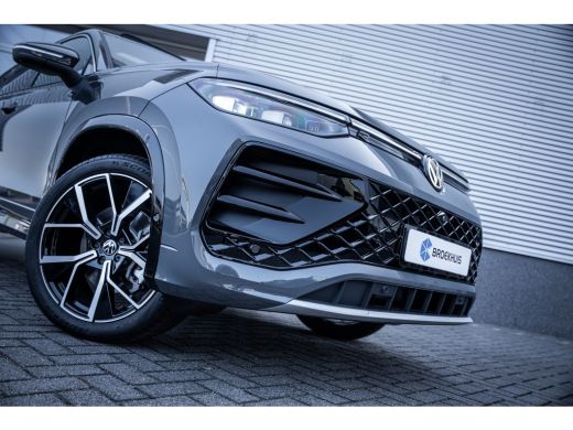 Volkswagen Tayron R-line Edition 1.5 e-Hybrid 204PK | Extra getint glas | Lichtmetalen velgen 20" | R-Line exterieur ActivLease financial lease
