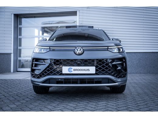 Volkswagen Tayron R-line Edition 1.5 e-Hybrid 204PK | Extra getint glas | Lichtmetalen velgen 20" | R-Line exterieur ActivLease financial lease