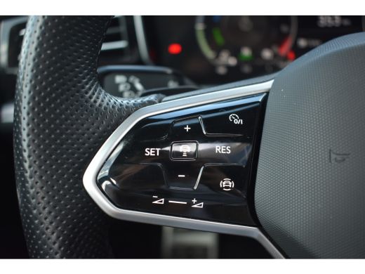 Volkswagen Touareg 3.0 TSI eHybrid 462PK 4MOTION R | ALARM | TREKHAAK | 21 INCH | LUCHTVERING | PANORAMADAK | NAVIGA... ActivLease financial lease