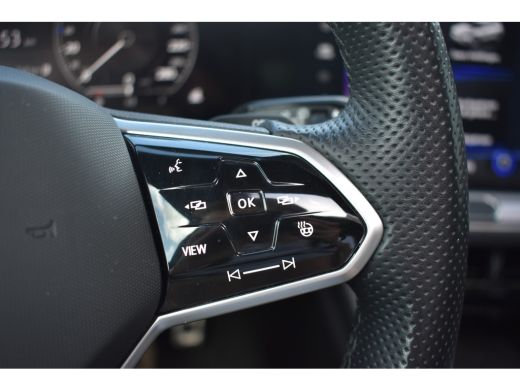 Volkswagen Touareg 3.0 TSI eHybrid 462PK 4MOTION R | ALARM | TREKHAAK | 21 INCH | LUCHTVERING | PANORAMADAK | NAVIGA... ActivLease financial lease