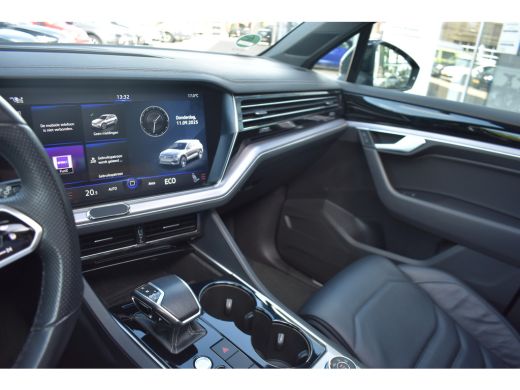 Volkswagen Touareg 3.0 TSI eHybrid 462PK 4MOTION R | ALARM | TREKHAAK | 21 INCH | LUCHTVERING | PANORAMADAK | NAVIGA... ActivLease financial lease