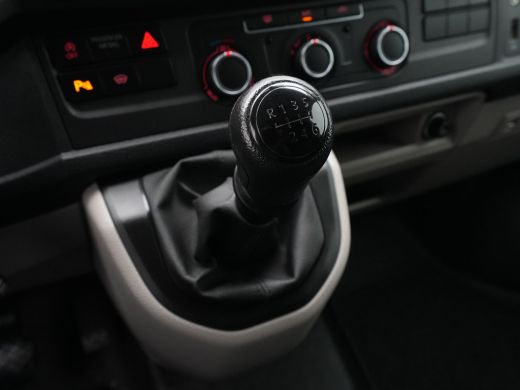 Volkswagen Transporter 2.0 TDI 150pk L2H1 Comfortline Navigatie Camera Cruise Dab Pdc Carplay ActivLease financial lease