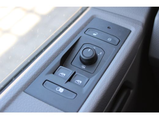 Volkswagen Transporter 2.0 TDI L2H1 | 150 PK | DSG Automaat | 18'' velgen, nieuwe banden | NAVI | PDC v+a | Airco | Stoe... ActivLease financial lease