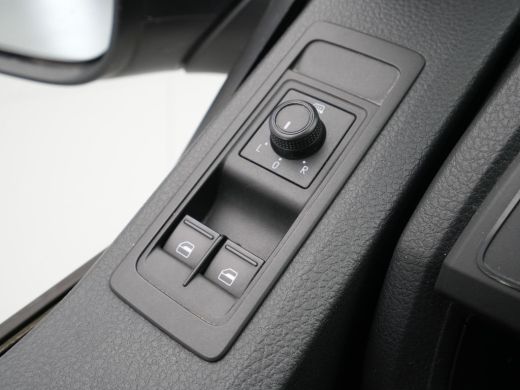 Volkswagen Transporter 2.0 TDI L2H1 Navigatie trekhaak betimmeringen ActivLease financial lease