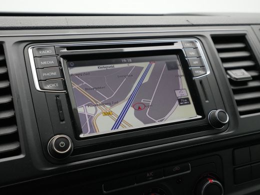 Volkswagen Transporter 2.0 TDI L2H1 Navigatie trekhaak betimmeringen ActivLease financial lease