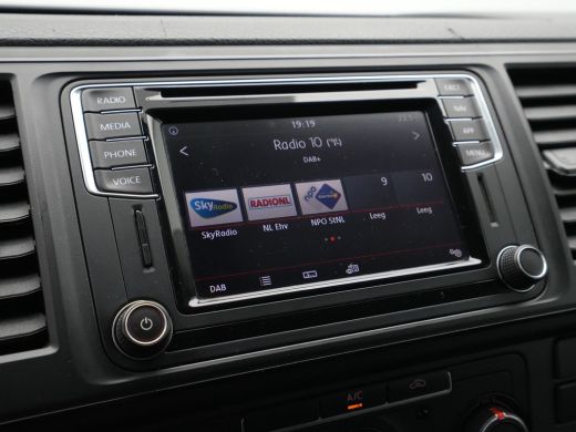 Volkswagen Transporter 2.0 TDI L2H1 Navigatie trekhaak betimmeringen ActivLease financial lease