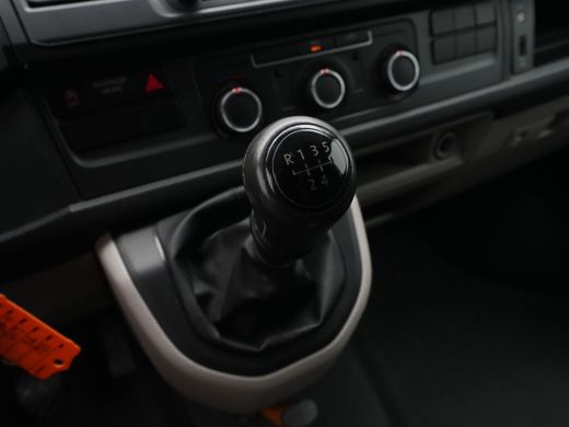 Volkswagen Transporter 2.0 TDI L2H1 Navigatie trekhaak betimmeringen ActivLease financial lease