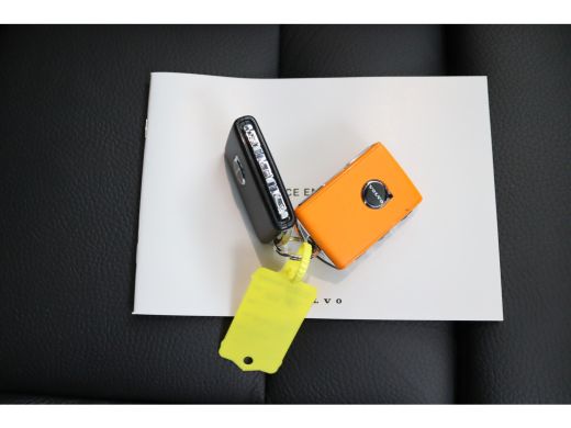 Volvo  XC60 T6 Plug-in hybrid AWD Ultra Dark | Panoramadak | 360 Camera | Head-up display | Stoel en stuurwie... ActivLease financial lease