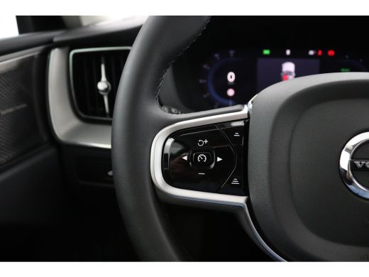 Volvo  XC60 T6 Plug-in hybrid AWD Ultra Dark | Panoramadak | 360 Camera | Head-up display | Stoel en stuurwie... ActivLease financial lease