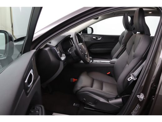 Volvo  XC60 T6 Plug-in hybrid AWD Ultra Dark | Panoramadak | 360 Camera | Head-up display | Stoel en stuurwie... ActivLease financial lease